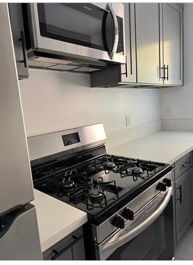 528 Alexandria Ave Unit 5B