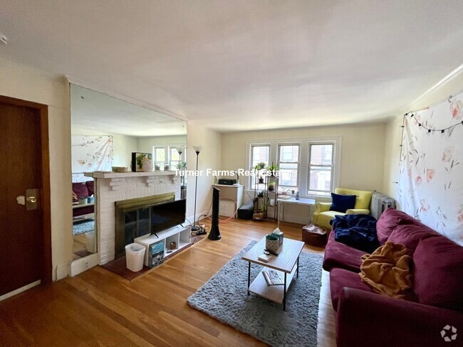 Building Photo - 115 Lanark Rd Unit 1 Rental