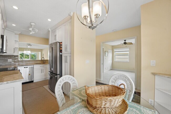 Photo - 1080 Mahogany Way Unit 204