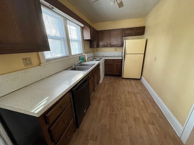 Photo - 110 1/2 Main St