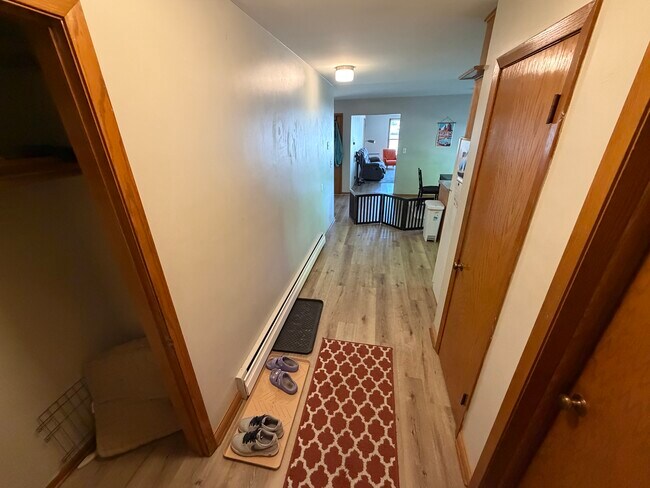 Photo - 491 Wheelock Pkwy E