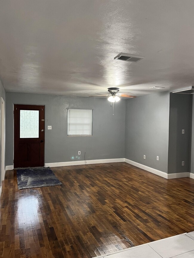 Photo - 1412 E Voorhis Ave