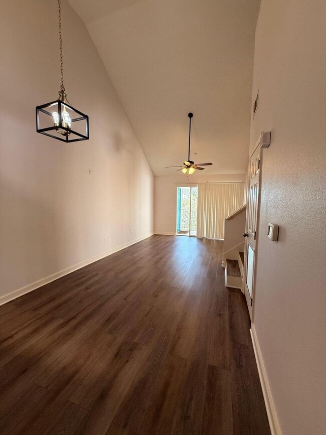 Photo - 4276 Calinda Ln Unidad 153