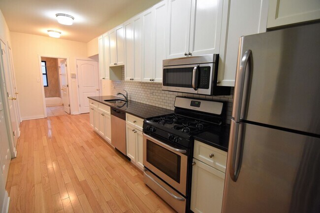 720 W Grace St Unit 3S