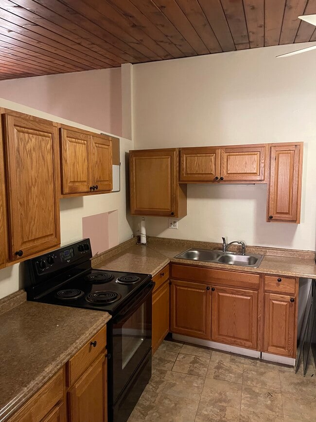 Kitchen - 2306 Holiday Ter Unidad 159 Rental
