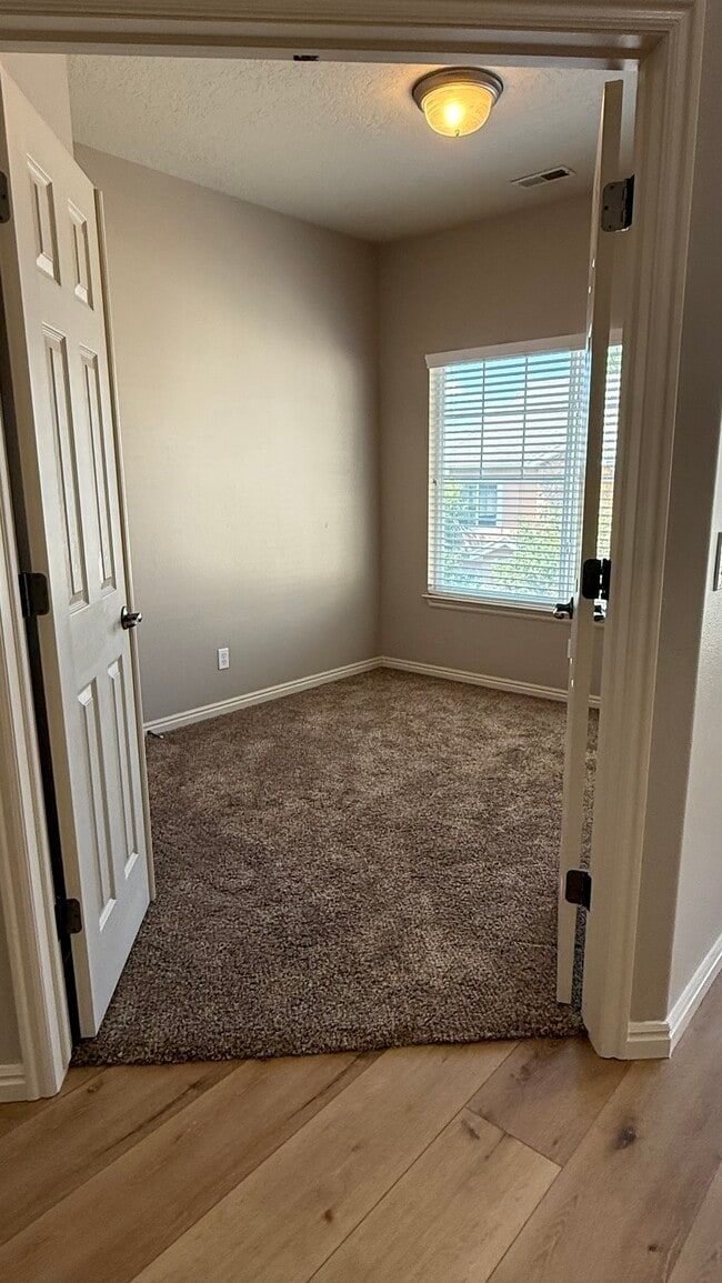 Building Photo - 1174 s. Meadow Fork Rd. #6 Unit Bed 3 Rental