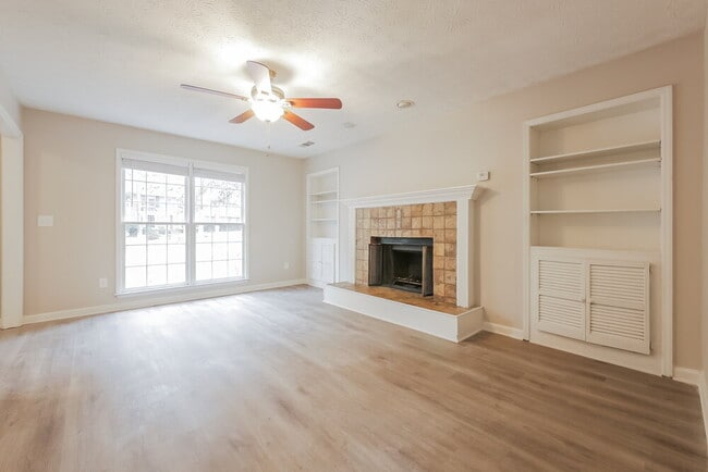 Photo - 9908 Point View Dr