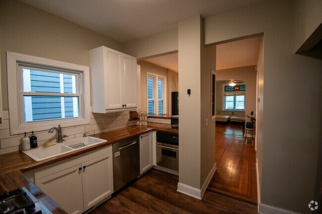 Building Photo - 600 NE 2nd St Unit 1 Rental