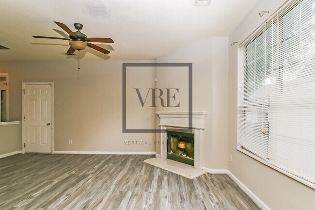 Photo - 6517 Chestnut Lake Crossing