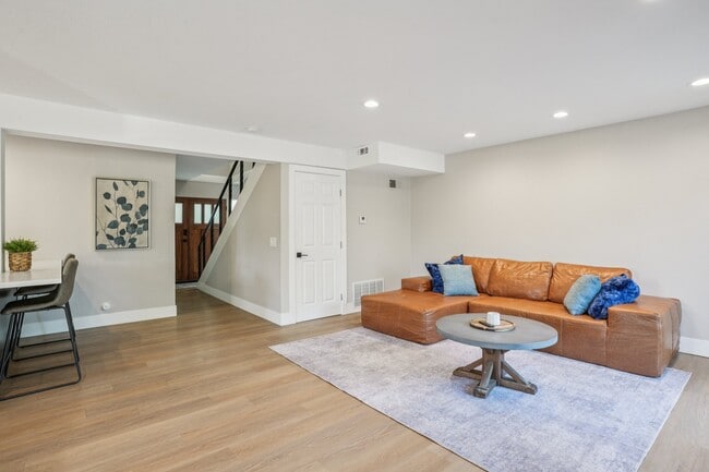 Photo - 835 Amigos Way