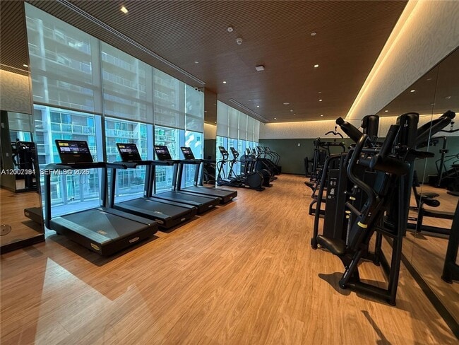 Photo - 77 SE 5th St Unidad 1014