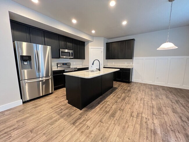 Photo - Coming soon! 3 Bedroom/2.5 Bathroom Townho...