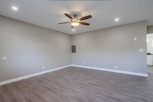 Photo - THE POINTE - JUST RENOVATED! Luxurious Community, W/D In Unit