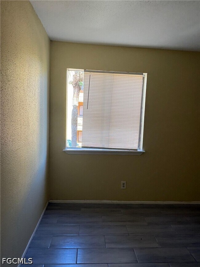 Photo - 2865 Winkler Ave Unit 411