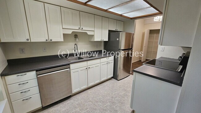 Two Bedroom Oakbrook Condo