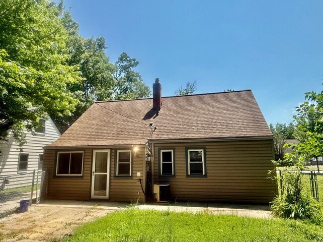Photo - 23861 Colbourne Rd