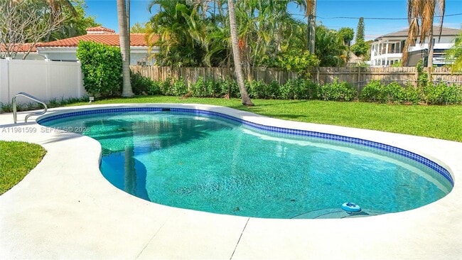 Photo - 2533 NE 21st Terrace