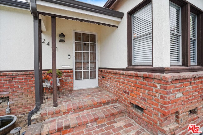 Photo - 2431 Pier Ave