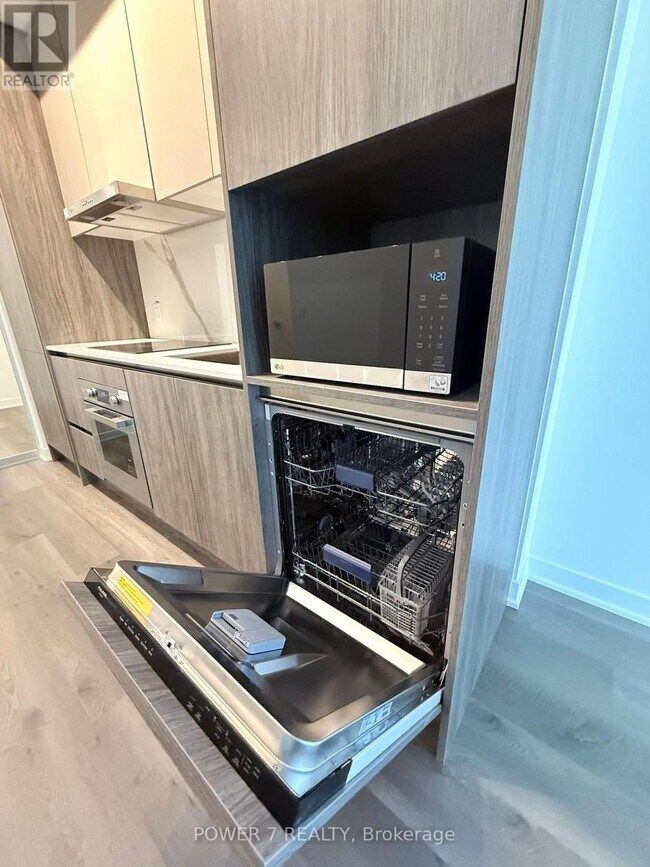 Photo - 180 Front St E Unité 2308