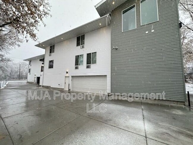 Photo - 498 East Fort Union Blvd Unit 498