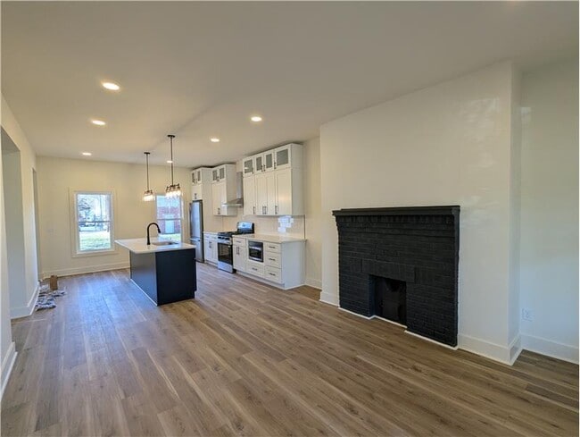 Photo - 619 Carpenter St