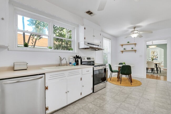 Photo - 311 Kinzie Ave