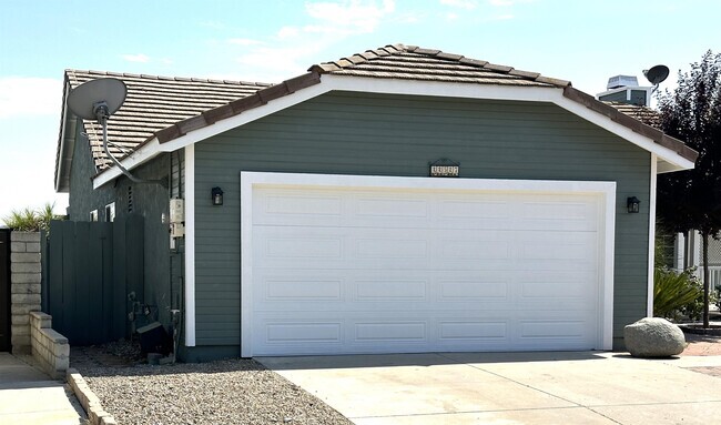 Building Photo - 22527 Elbow Creek Trail Rental