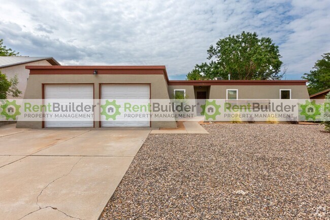 Building Photo - MONTHLY YARD SERVICE INCLUDED JUST IN TIME... Rental