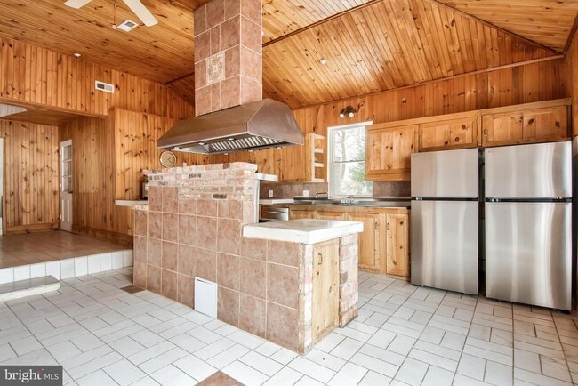 Photo - 6561 Shady Side Rd