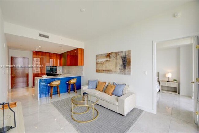 Photo - 2678 Tigertail Ave Unidad 2678 Tigertail Ave  1403