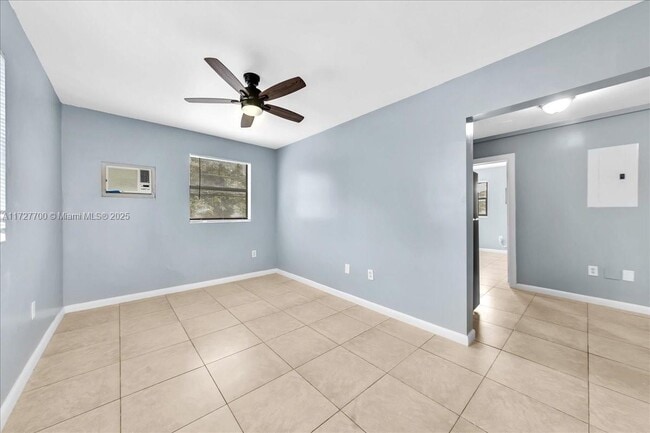 Photo - 365 NW 8th St Unit 208
