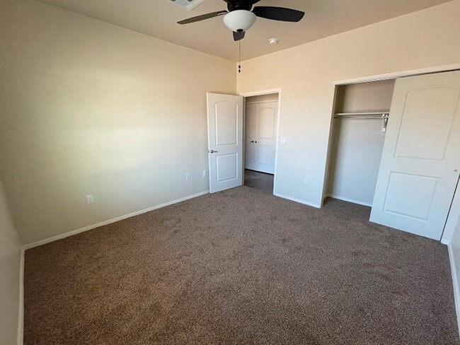 Building Photo - 1104 Lechuguilla Unit 49