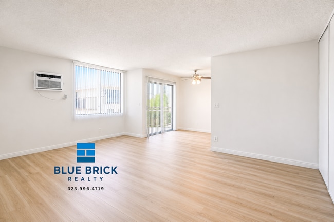 Building Photo - 5452 Corteen Pl Unit 25