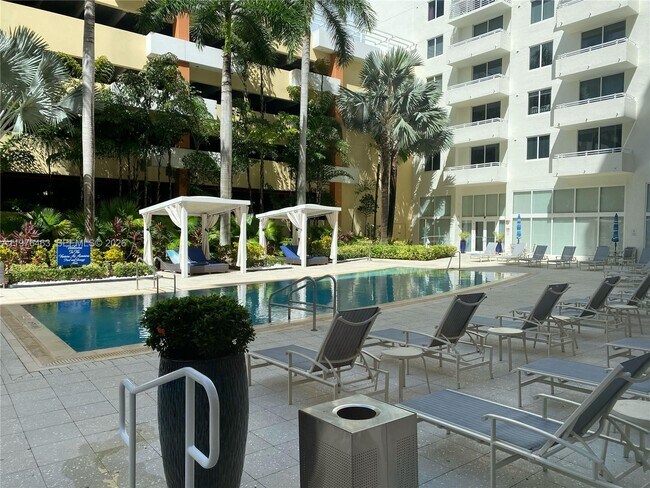 Photo - 18800 NE 29th Ave Unit 4