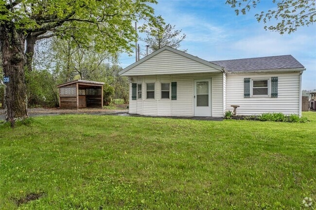 Building Photo - 231 Stone Bridge Rd Rental