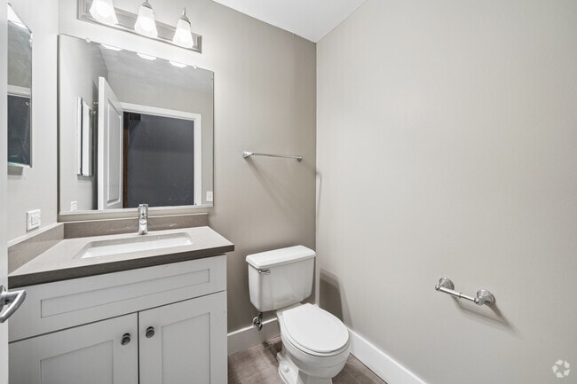 D1R 2BR, 1.5BA - 1,582SF - Second Bathroom