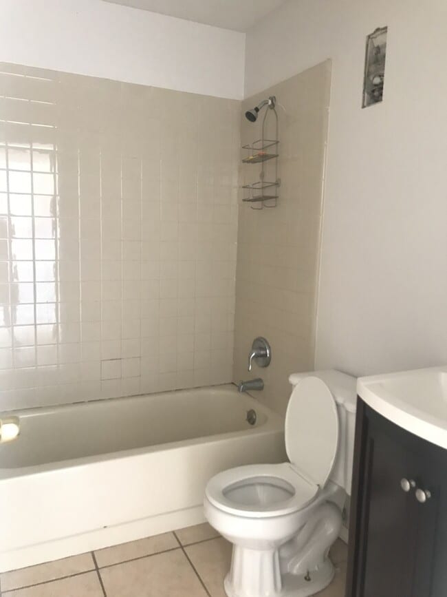 Photo - IMMEDIATE  MOVE IN!!!!!Cute 2 Bed / 2 Bath Unit in Pine Hills For Rent