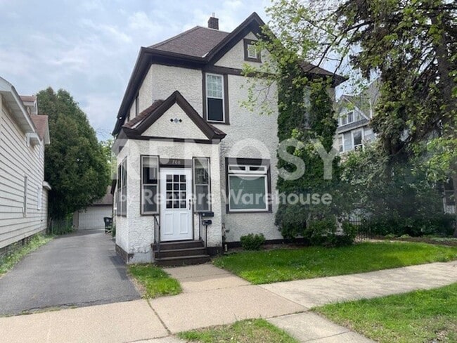 Building Photo - 708 Randolph Ave