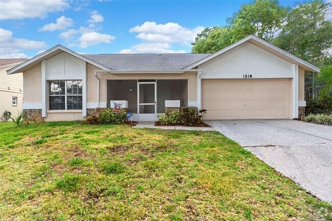 Building Photo - 1218 Gillespie Dr N Rental