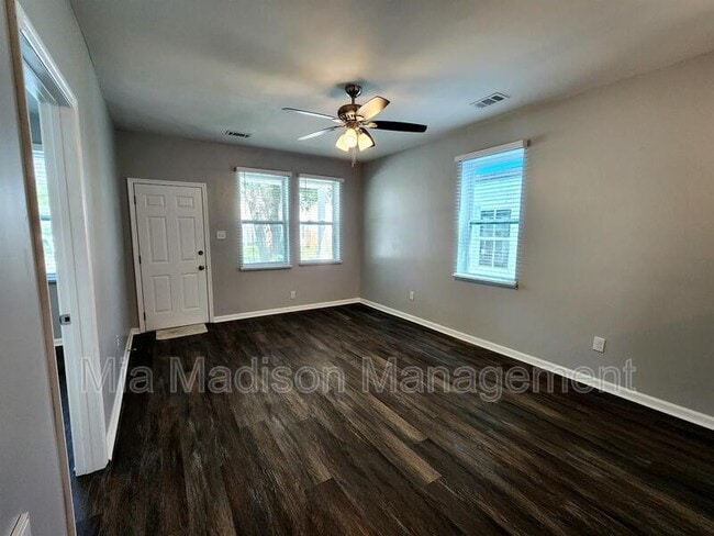 Photo - 3303 Burroughs St