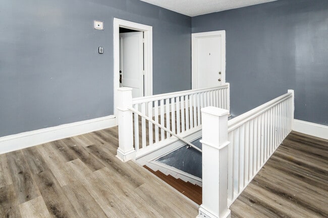 Building Photo - 1715-1725 E Lake St Unit 1723 Apt 1