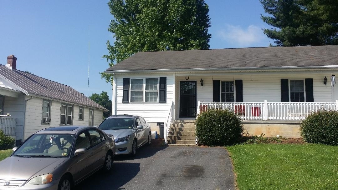 Photo - 2504 Hickory St