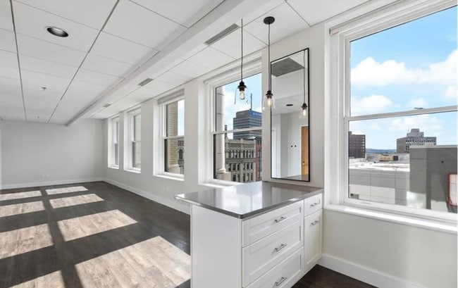 Photo - 108 W Jefferson St Unit 702