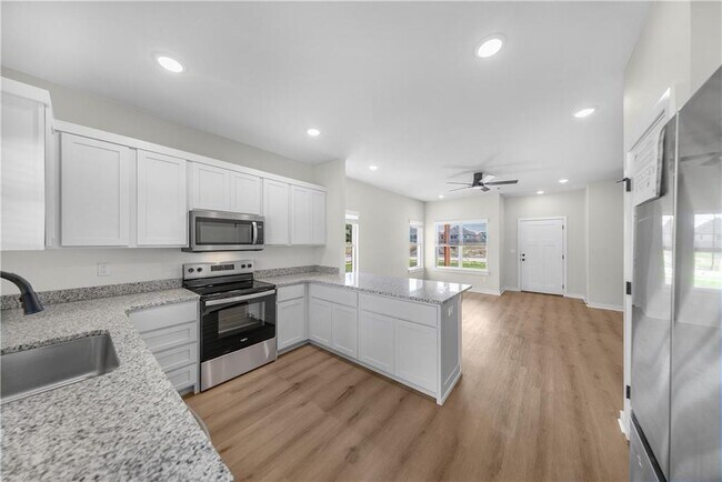 Photo - 601 Cosmos St