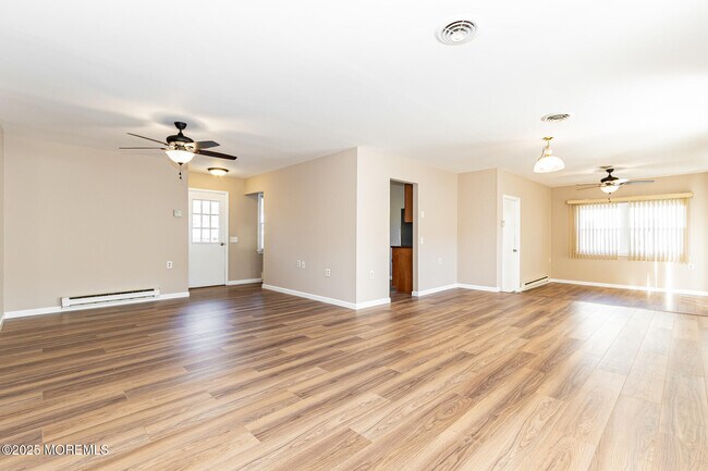 Photo - 49 Westport Dr