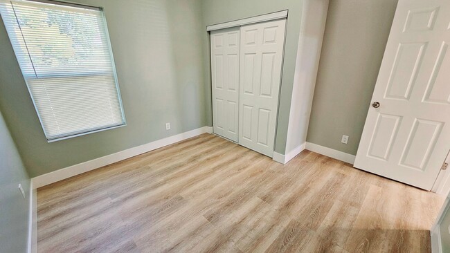 Photo - 301-309 W 4th St Unidad 309 W 4th St