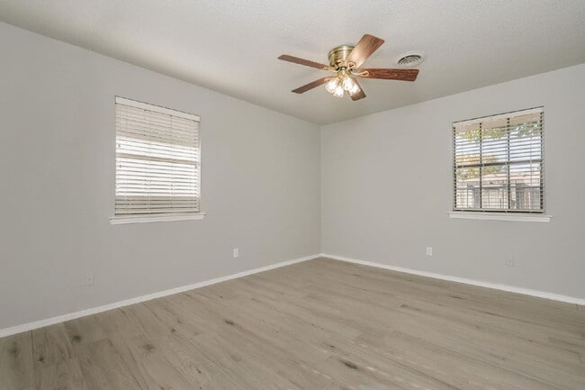 Building Photo - 6137 Belpree Rd Rental
