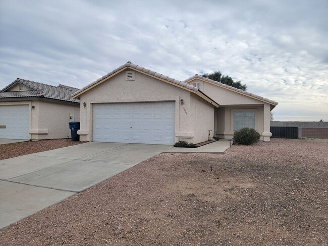 Newly Remodeled 3 Bedroom Home in Bullhead... - Newly Remodeled 3 Bedroom Home in Bullhead...