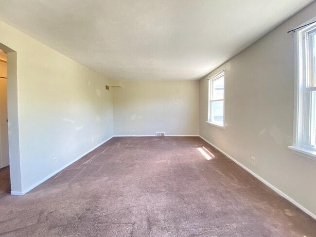 Photo - 307 Elgin Ave