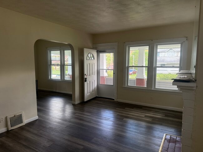 Photo - 33 W Judson Ave